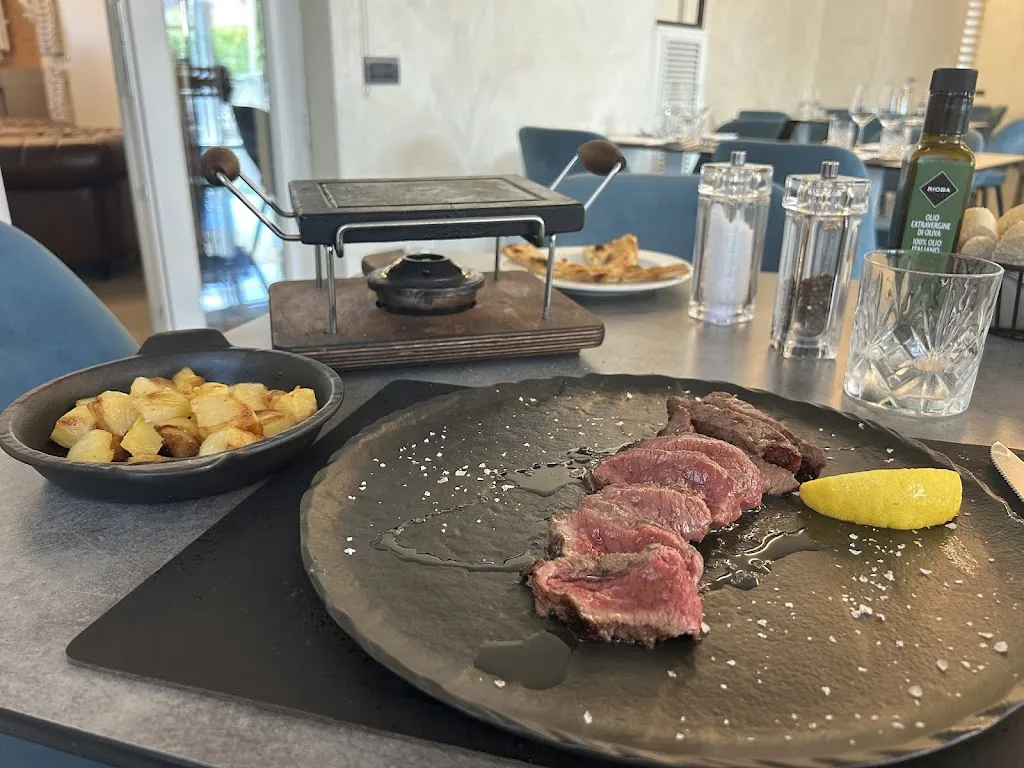 Griglieria Villa Bettarini_Castiglione Olona_slider_image_3