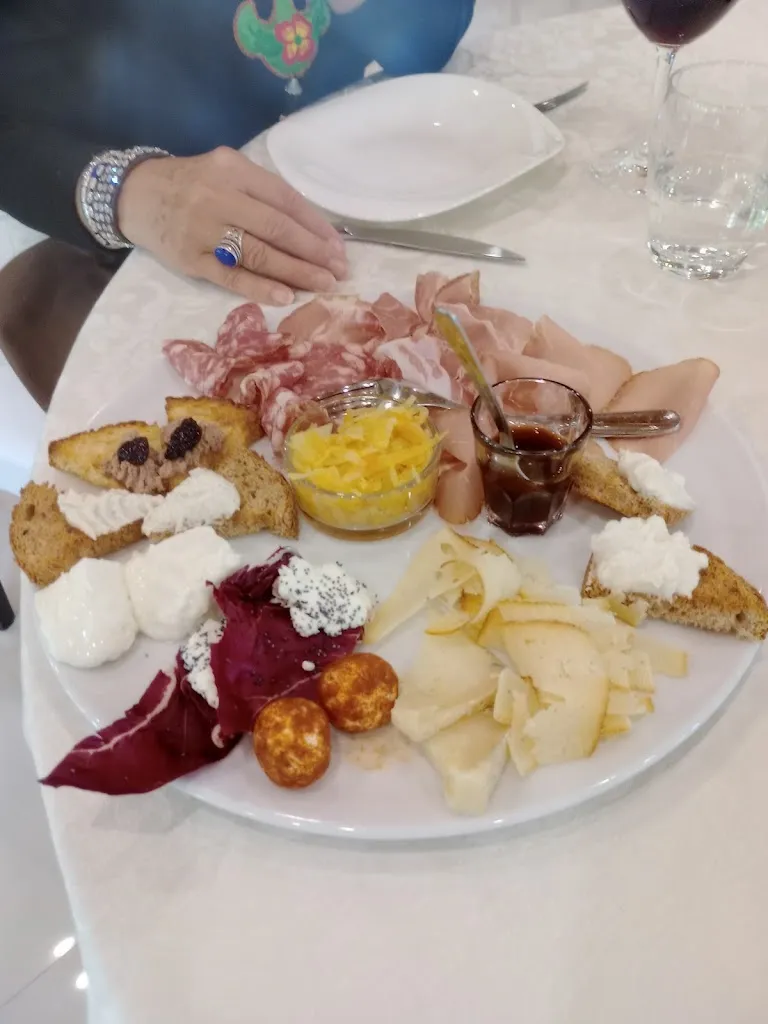 Henry The Combatant Sardella_GreenFantasy Agriturismo Ristorante Azienda Agricola Punto Vendita Aziendale_Castiglione Olona_review