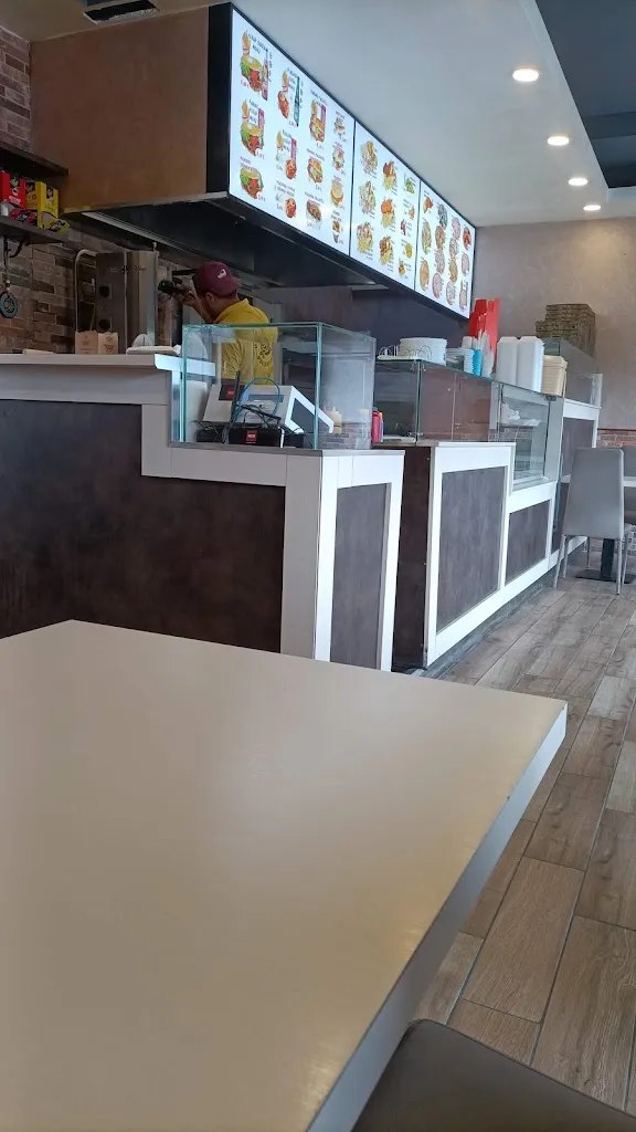 Hector Fernandez_Istanbul Castiglione Kebap Pizza Bar_Castiglione Olona_recensione