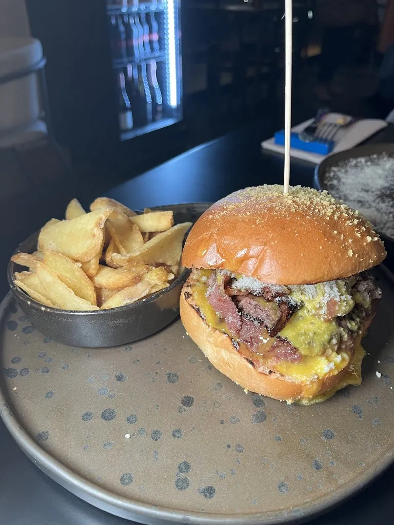 Giulia Giardini_CONCRETO_Castiglione delle Stiviere_review