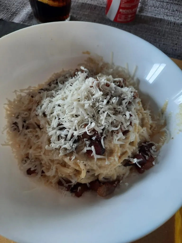 Alexander Hoffmann_Grollywood ristobar e tabacchi_Castiglione delle Stiviere_review