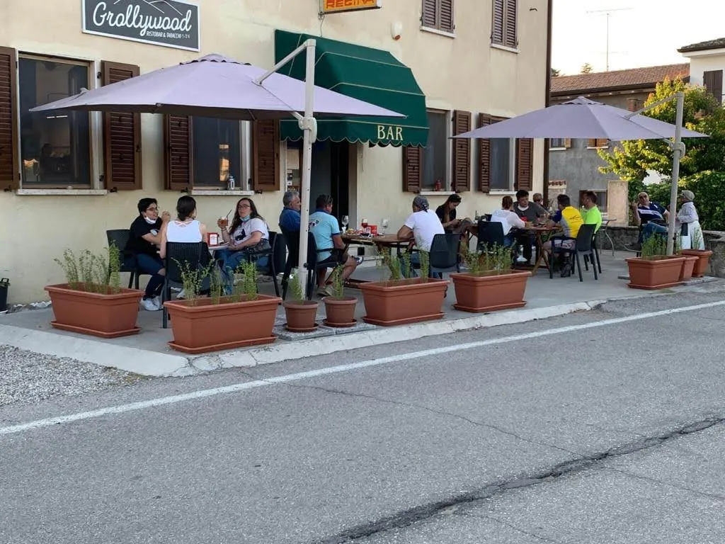 Grollywood ristobar e tabacchi restaurant in Castiglione delle Stiviere