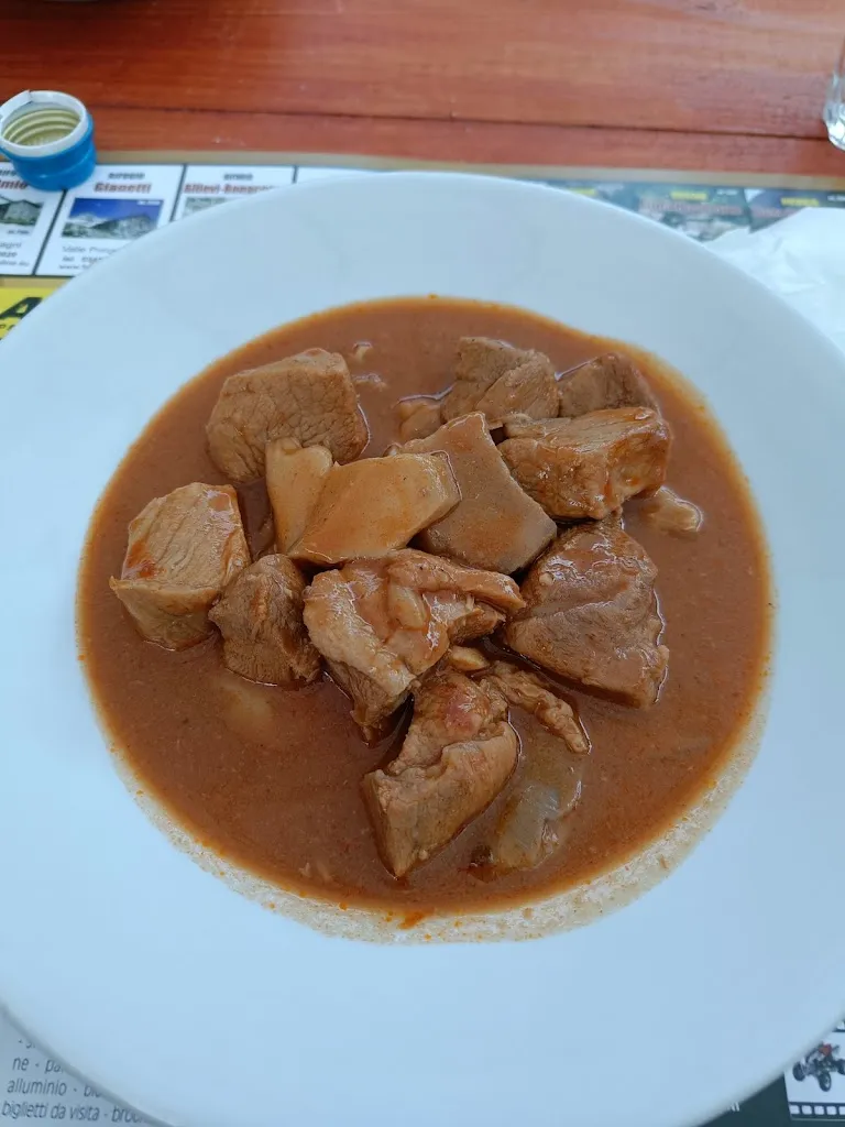 Carmen Alemanno_Rifugio Scotti_Cataeggio_review