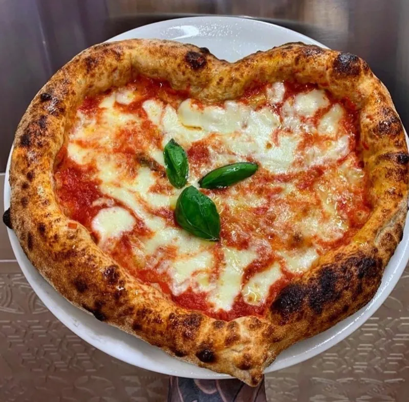 C'è pizza x Te_Cava Manara_slider_image_1