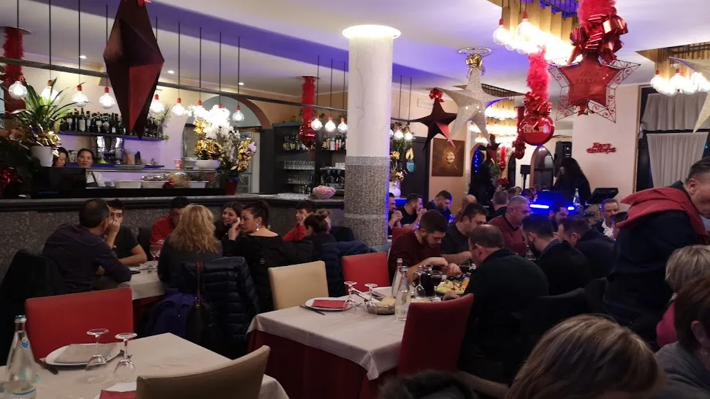 Ristorante Pizzeria Da Beniamino_Cava Manara_slider_image_1