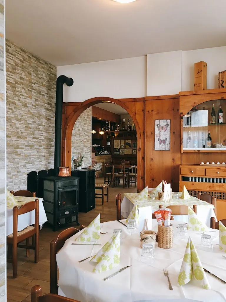 Sarah van Hecken_da Bramante Pizzeria_Castione_review