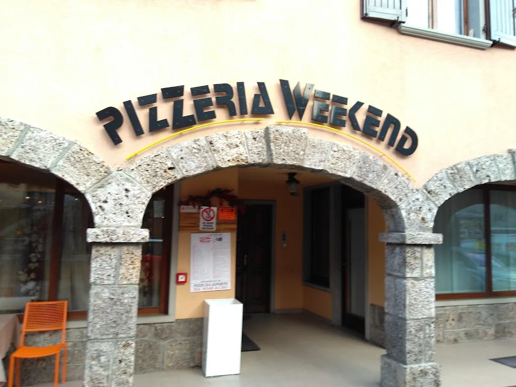 Pizzeria Weekend_Castione_slider_image_1