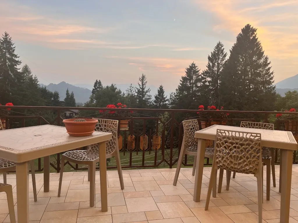 Natalia_Albergo Ristorante Scanapà - chiuso per ferie fino al 18/09_Castione_review