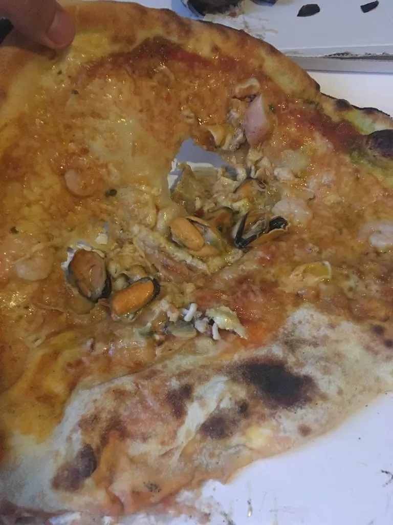 Luca Rebuffoni_i-Phizza_Castione_review