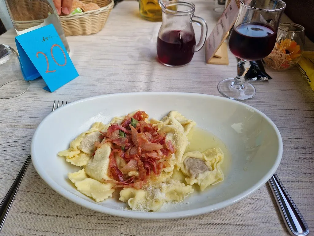 Shirin Magtymova_Ristorante Pizzeria Steak House Il Casolare_Castione_review