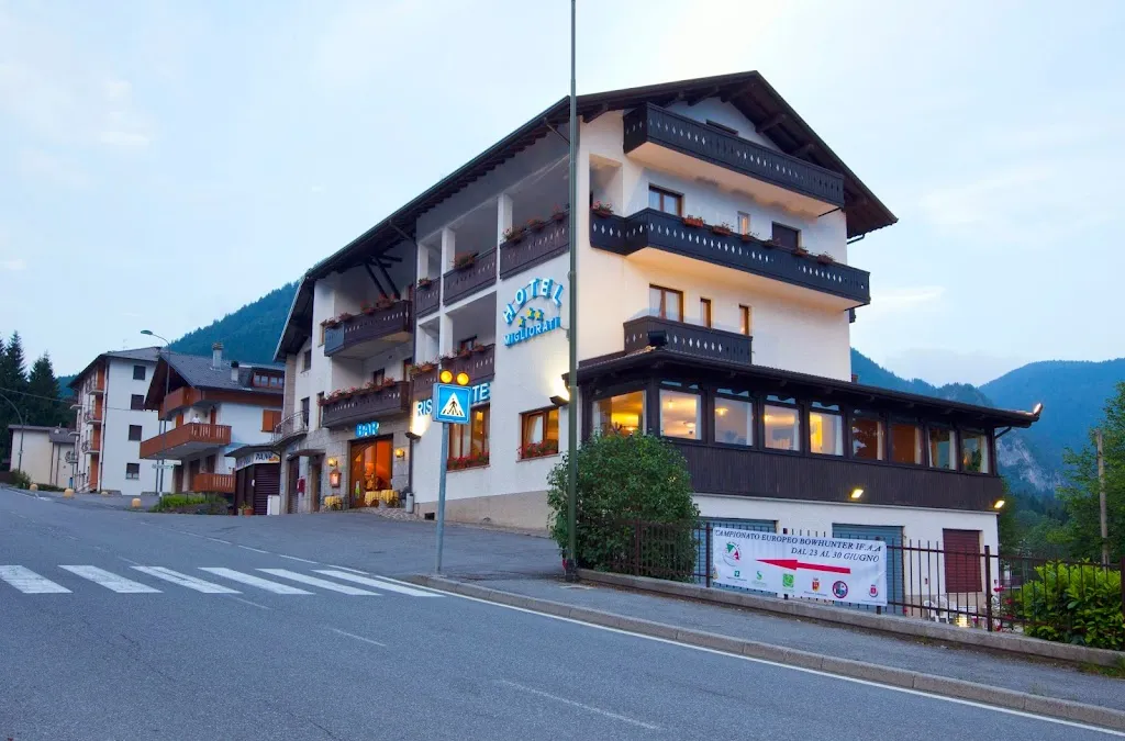 Hotel Migliorati - Castione della Presolana restaurant in Castione