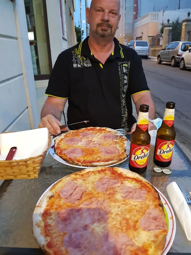 Pizzeria La Lizza restaurant in Alezio