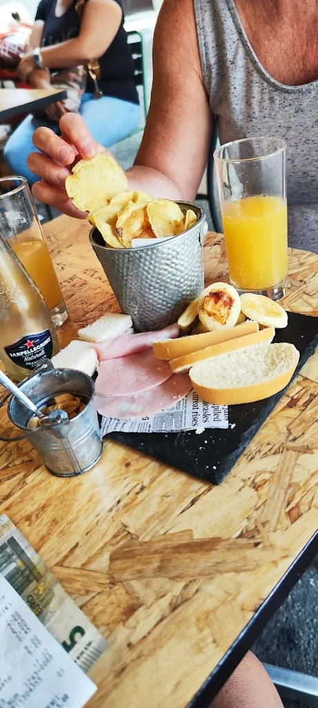 Menu_Bar Moderno_Castione_image_8