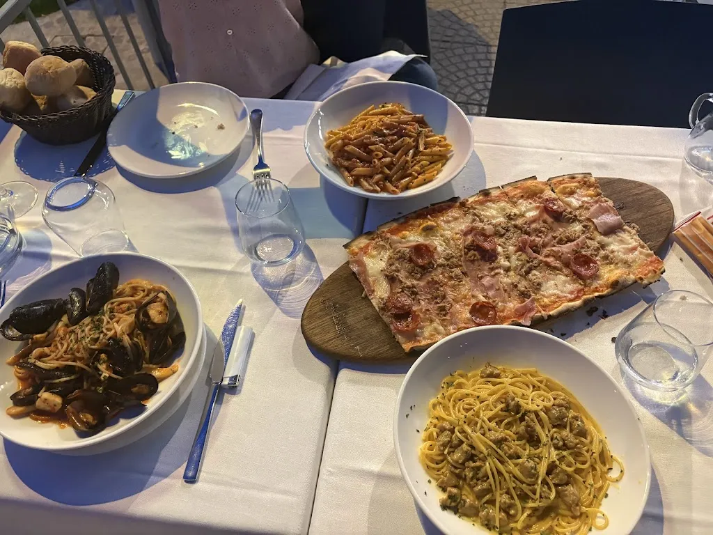 Sofia-Nicole Velinova_Ristorante Pizzeria Mare Caldo_Cavallasca_review