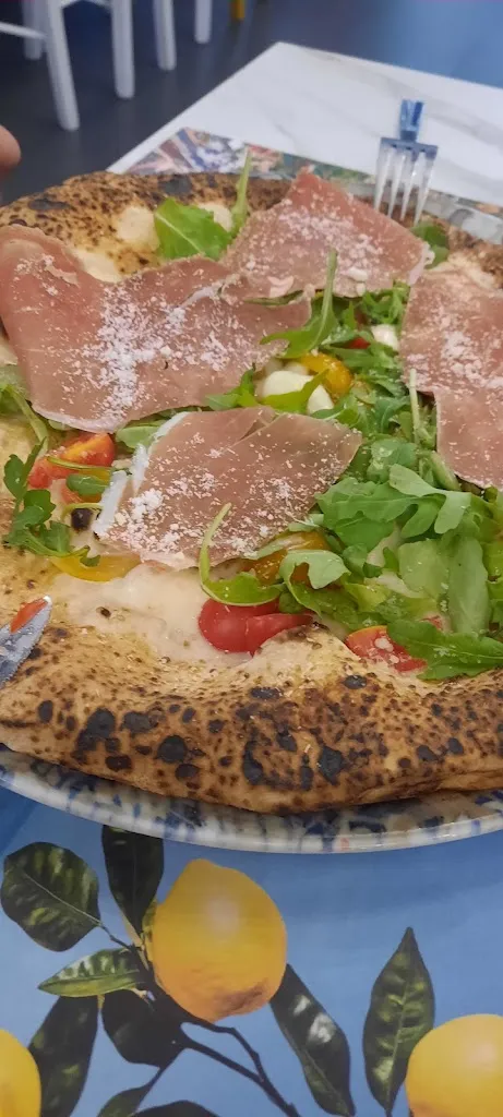 Chiara P._Iscla ~ Atmosfera Mediterranea ~ Pizzeria e Cucina Tipica Partenopea_Cavallasca_review