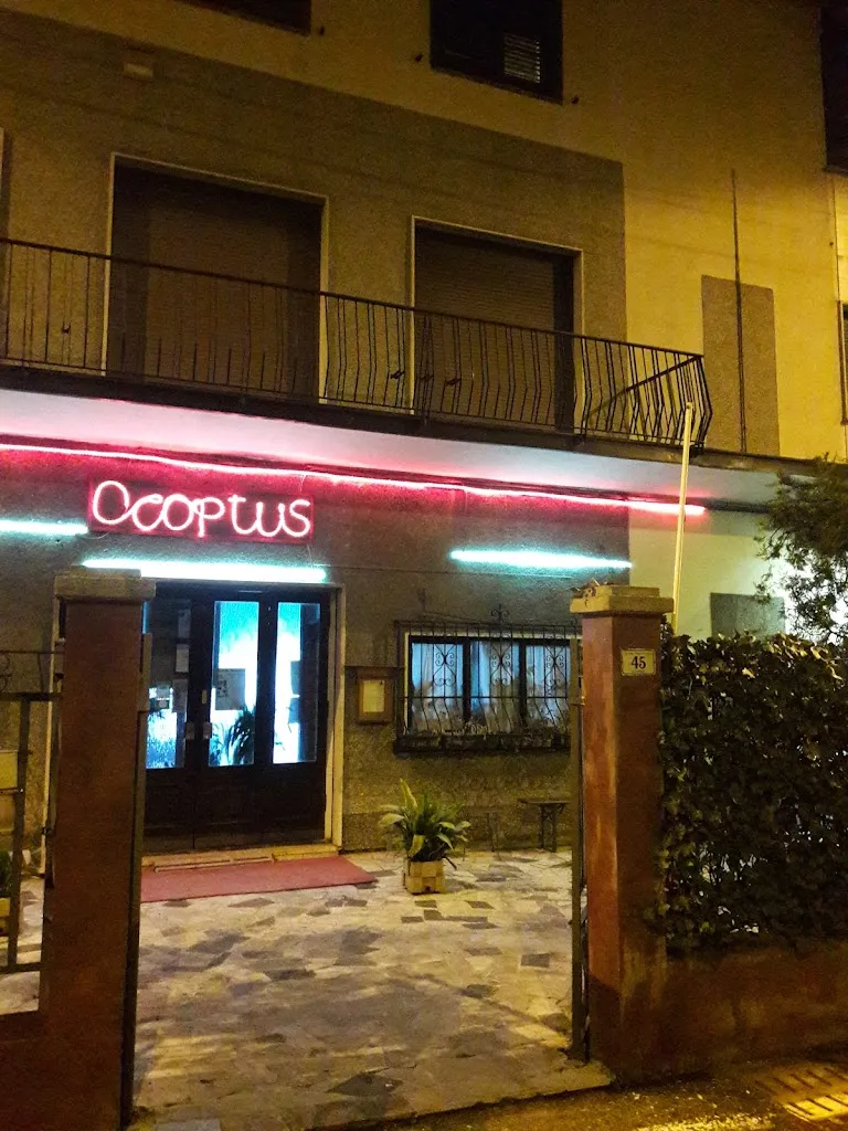 Pizzeria Bianchi Ocoptus Di Barbuscia Giacomo E C. S.A.S. restaurant in Cavaria Con Premezzo