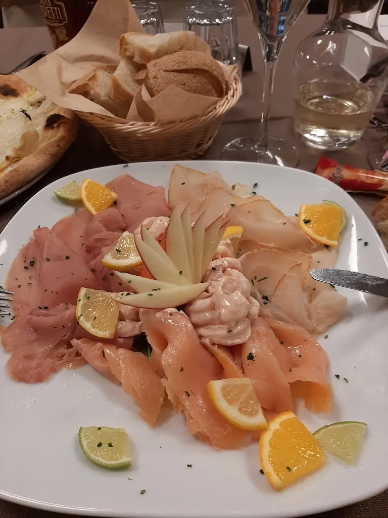 Graziella Beretta_Circolo di Premezzo_Cavaria Con Premezzo_review