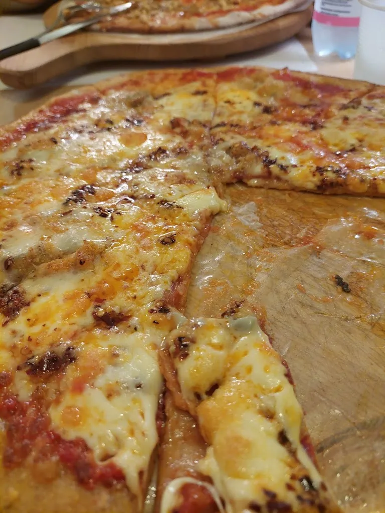 Alessandra Colombo_Pizzeria The King_Cavaria Con Premezzo_review