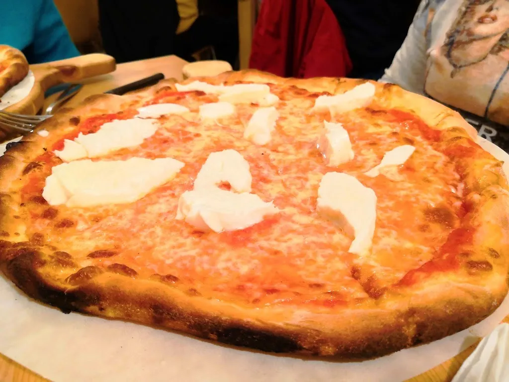 Daniele Salese_Pizzeria The King_Cavaria Con Premezzo_review