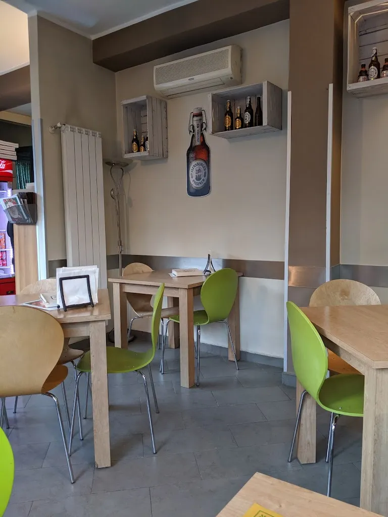 Pizzeria The King_Cavaria Con Premezzo_slider_image_1