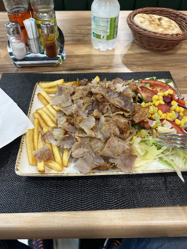 massimo cocchiara_İstanbul cavernago Turkish kebap pizza gril_Cavernago_review