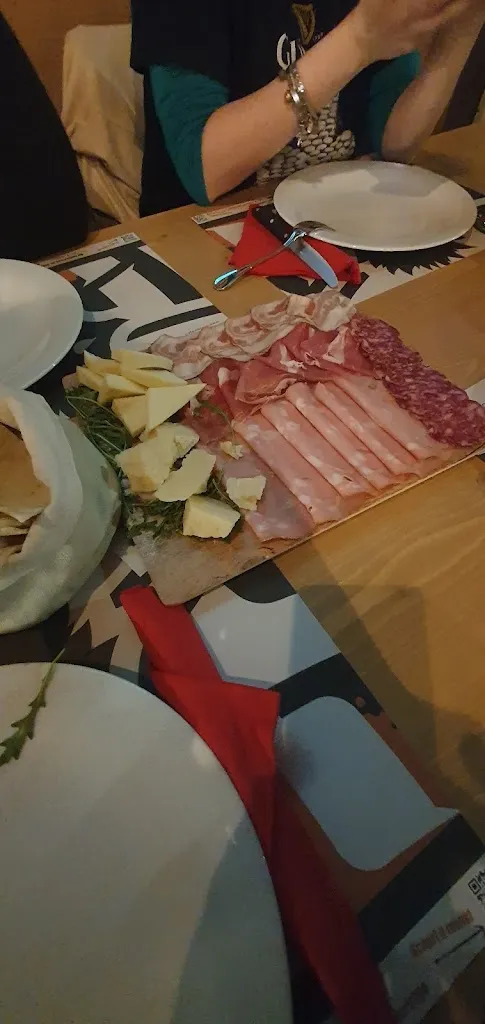 Menu_Hog Beer Drink Food_Cavernago_image_8