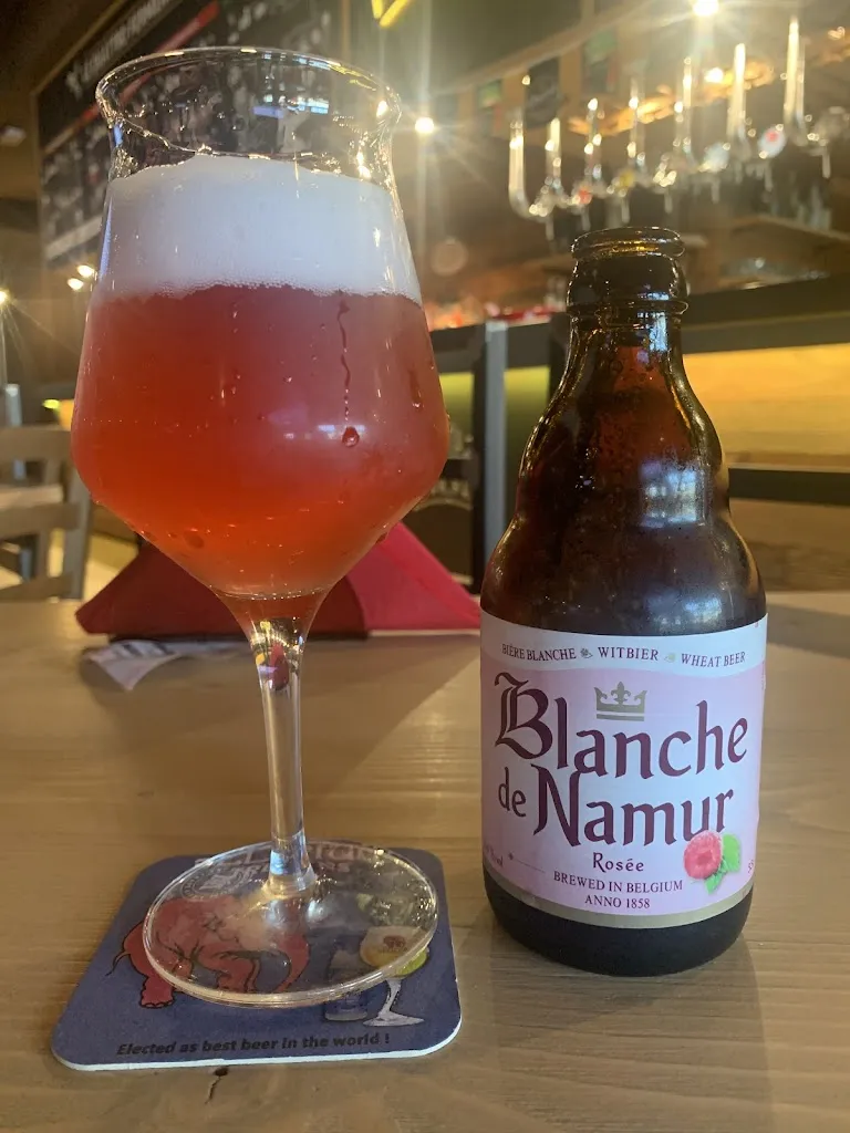 Giuliano Salvi_Hog Beer Drink Food_Cavernago_review