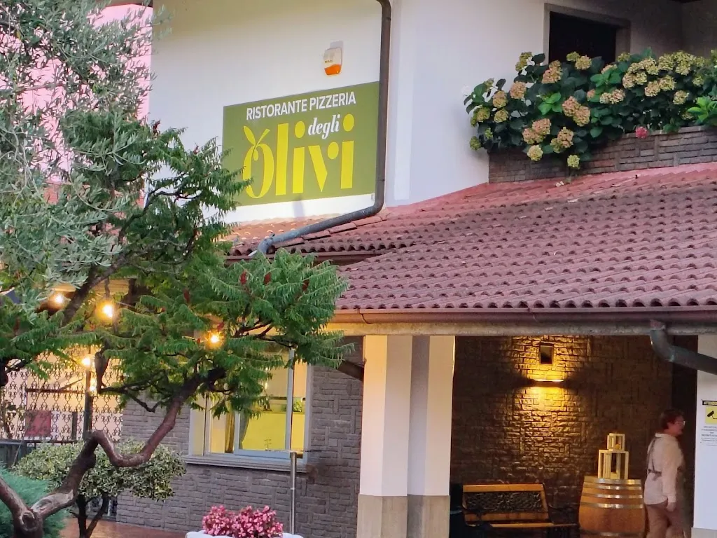Ristorante pizzeria degli Olivi_Cenate Sopra_slider_image_2