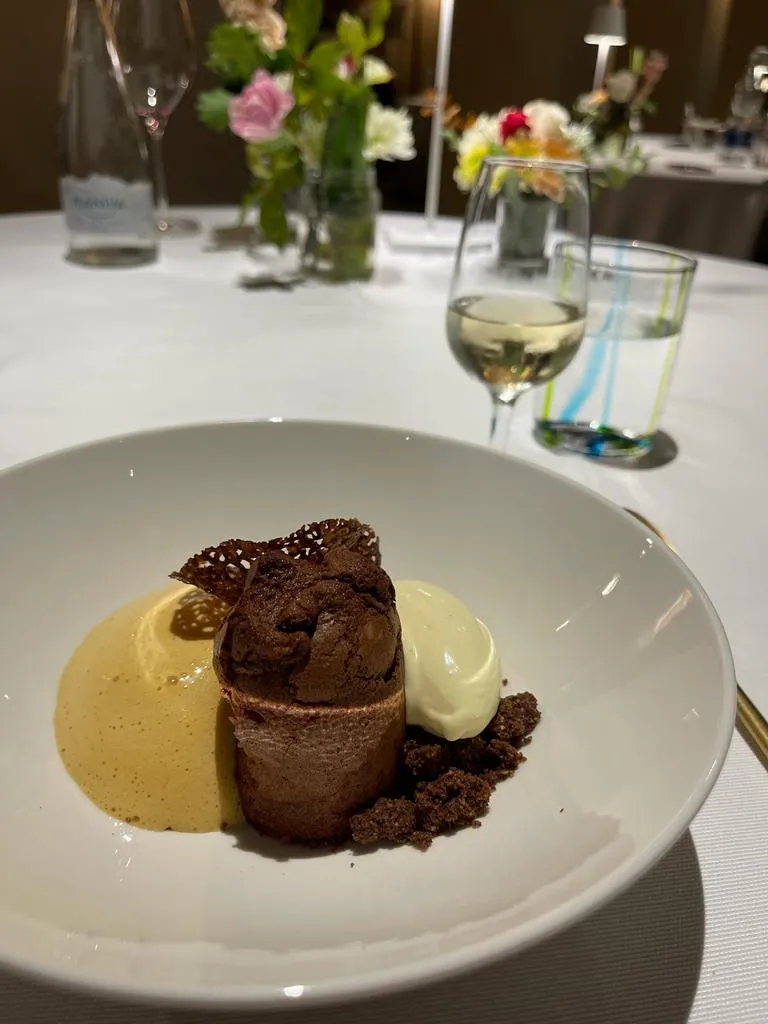 Aleksandr Kasajev_Carlo Magno_Cellatica_review