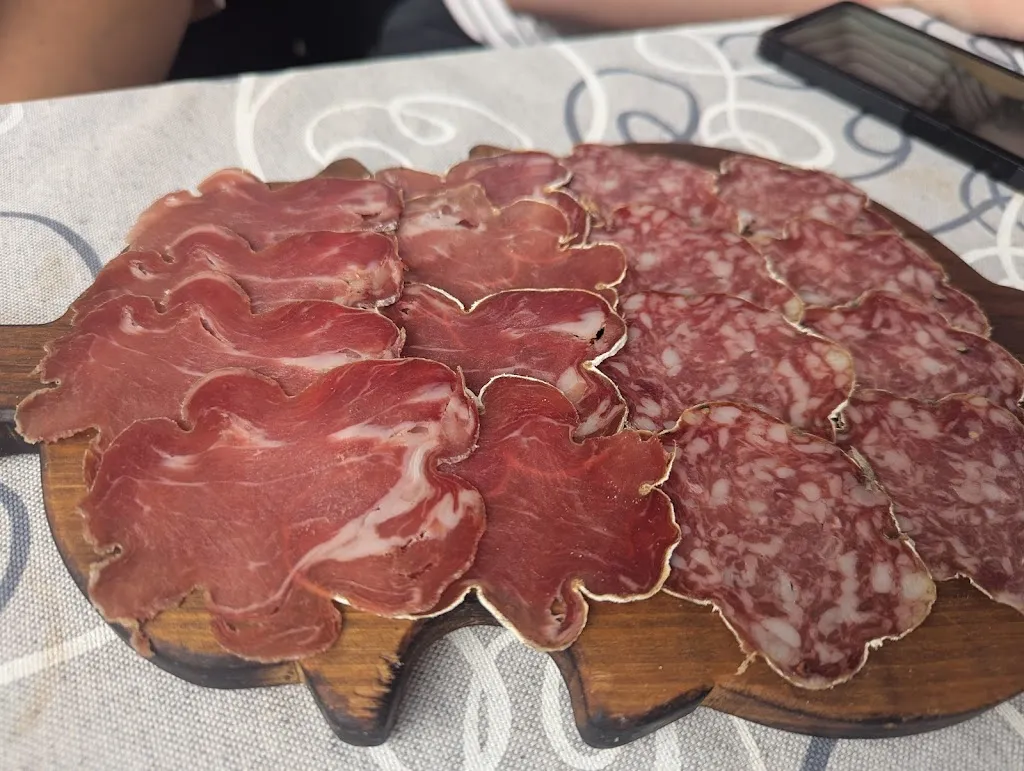 Bar Friends_Cerete Alto_slider_image_2