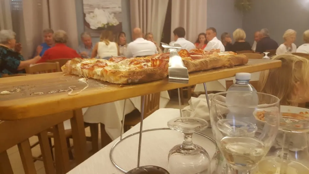 Konstantinos Topoglidis_Kosmos Trattoria Ristorante Pizzeria_Cerro al Lambro_review