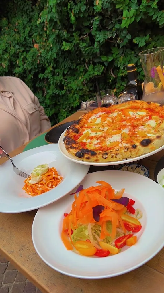 fatema abbas_Piazzetta Lake Como_Cernobbio_Bewertung