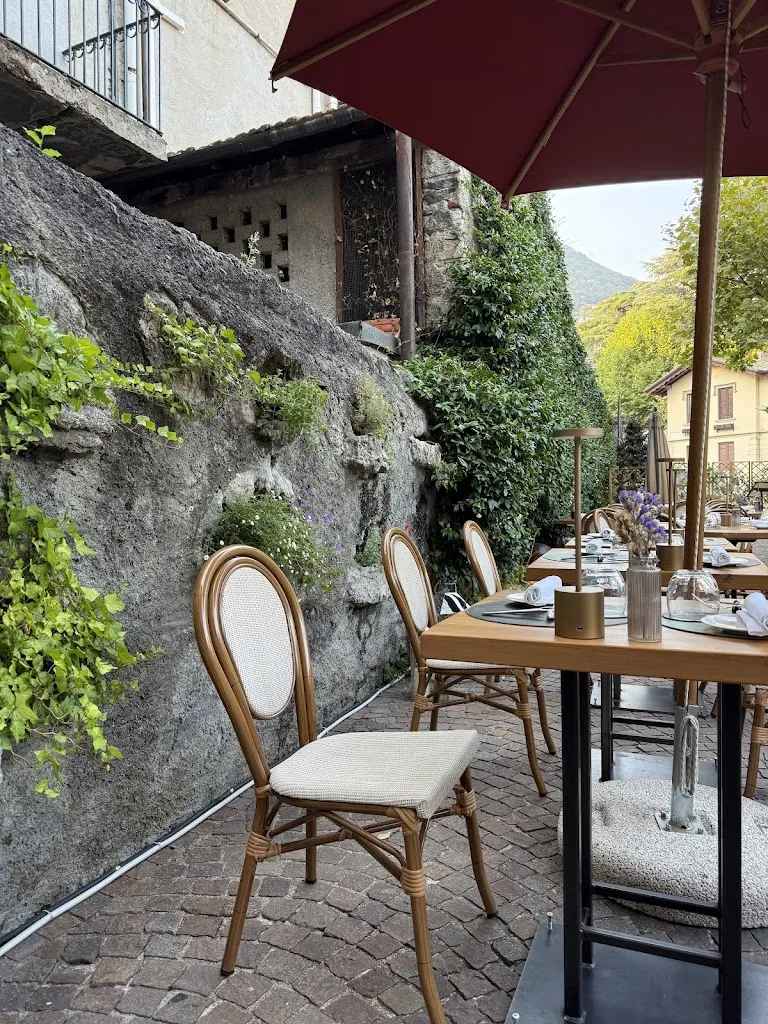 Piazzetta Lake Como_Cernobbio_slider_image_3