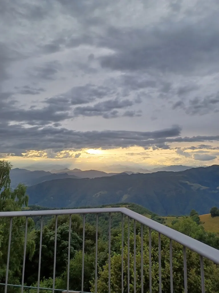 Guglielmo Bianchi_Ristoro Alpino Vetta Bisbino_Cernobbio_review