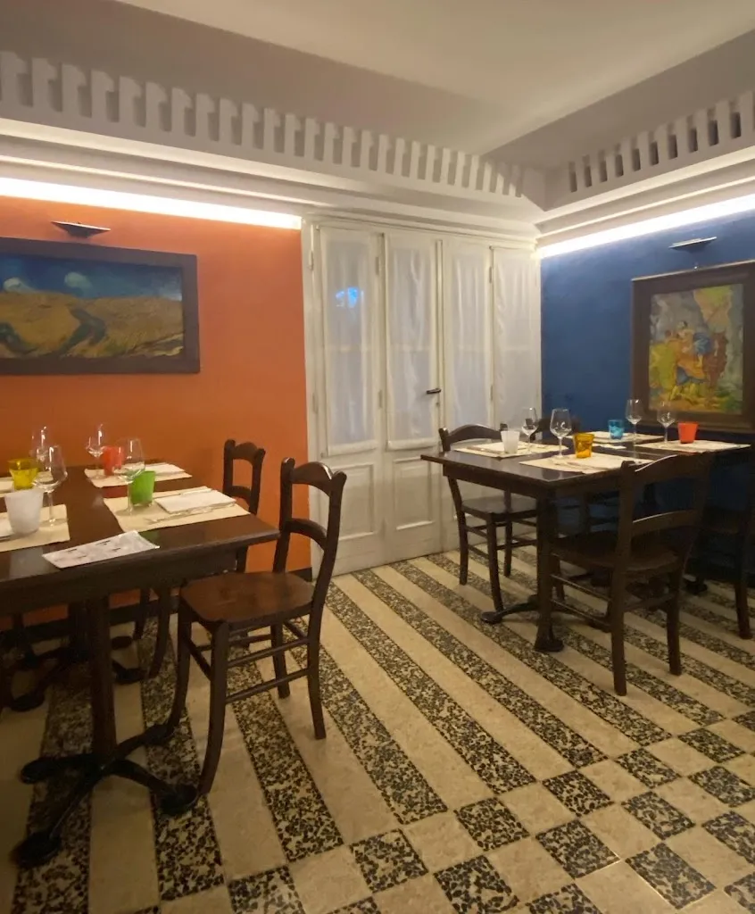 Osteria Punto E A Capo restaurant in Cernusco Lombardone