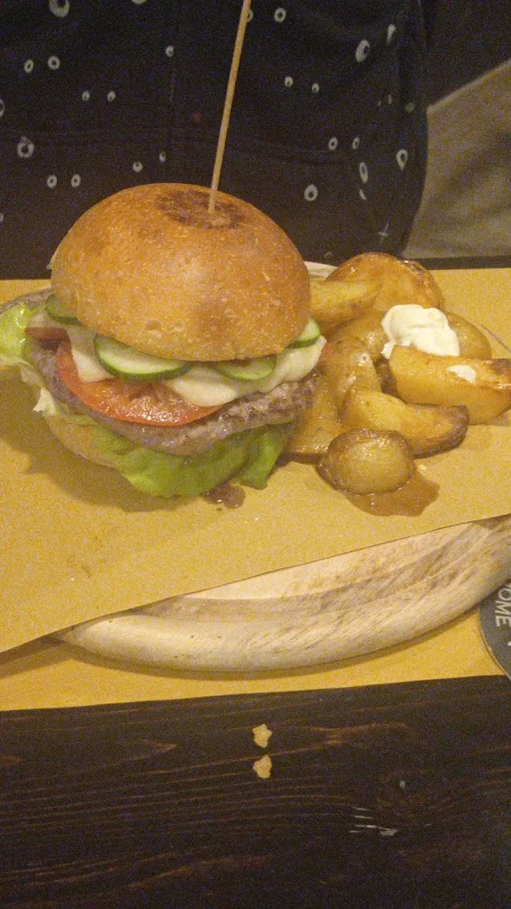 İrem Kılınç_La Stazione della Birra - Fermata con Cucina_Cernusco Lombardone_review