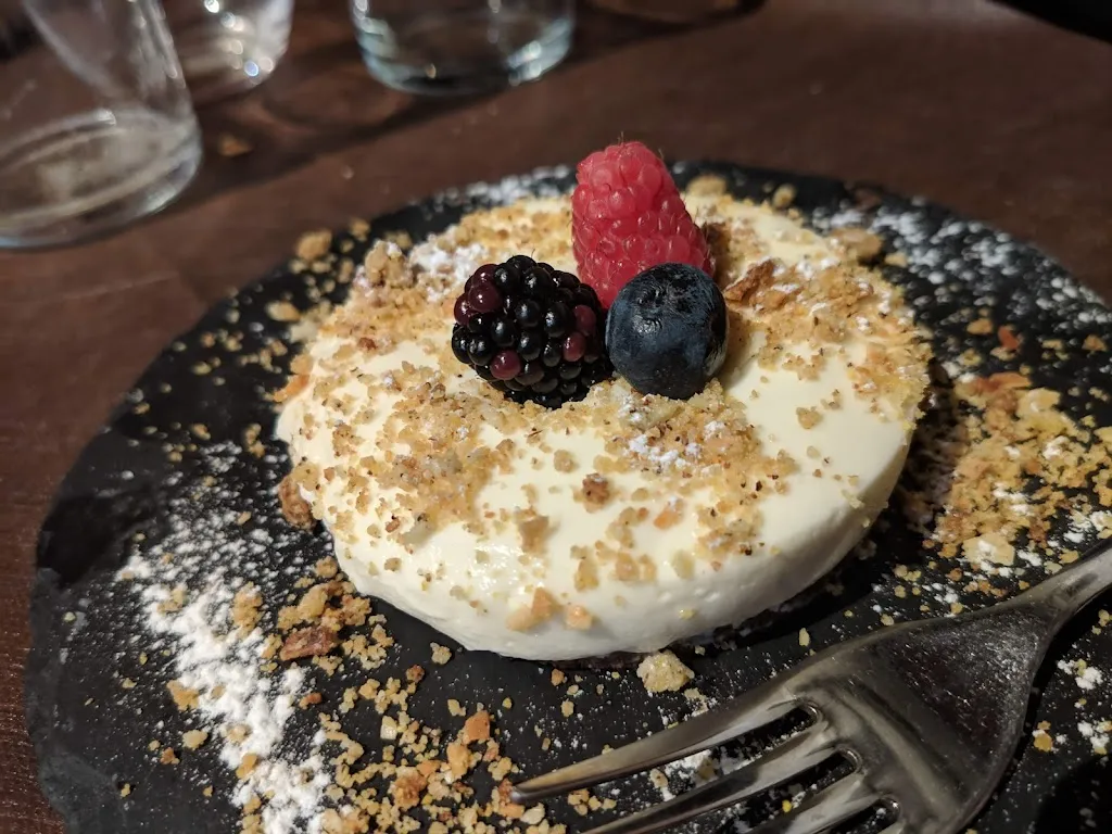 Hannelore Elena Liciu_Donna Burgherita_Cernusco Lombardone_review