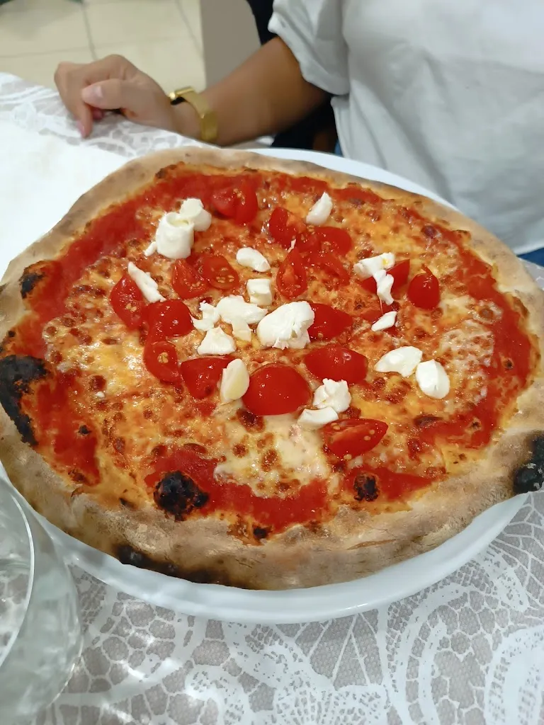 Zi' Carluccio Ristorante Pizzeria Pub Bar Gelateria restaurant in Anzano di Puglia