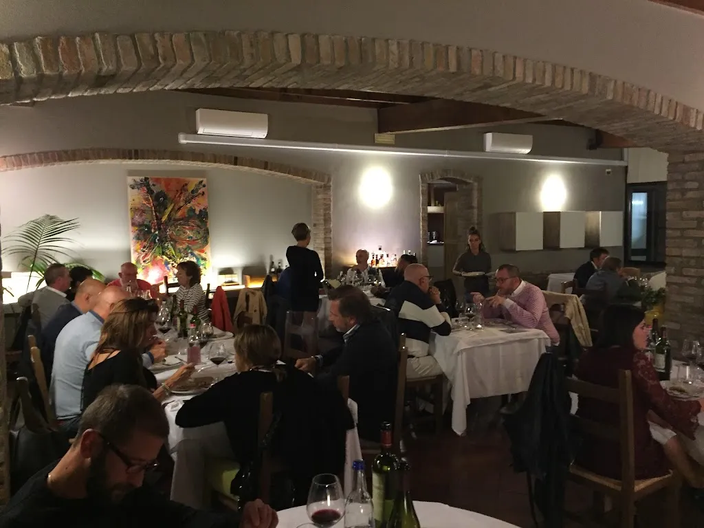 Lina San Gaudenzio restaurant in Cervesina