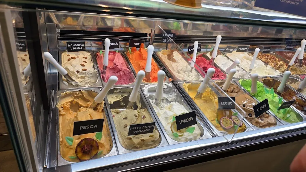 Gelateria Excalibur_Cesana Brianza_slider_image_3