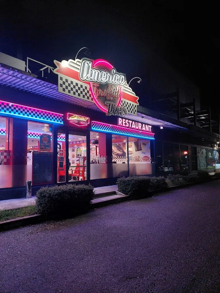 Edwina Jones_America Graffiti - Cerro Maggiore_Cerro Maggiore_Bewertung