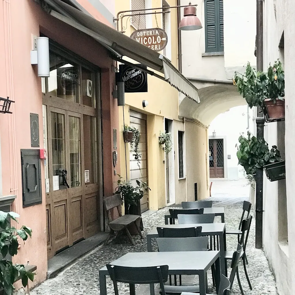 Bar Osteria Vicolo Carceri restaurant in Chiari
