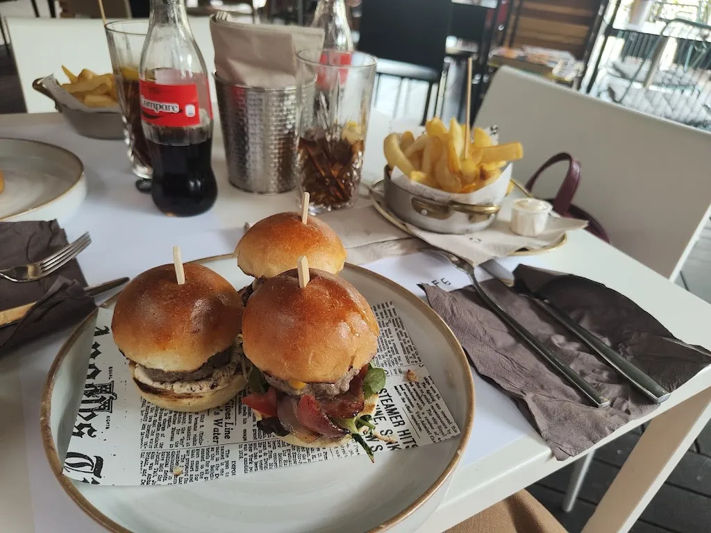 Parbleu Café_Chiari_slider_image_3