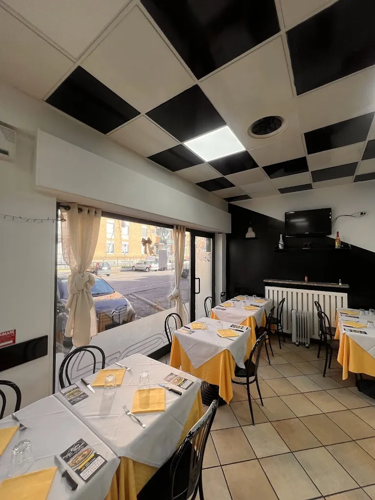 Bella Napoli restaurant in Cesano Boscone