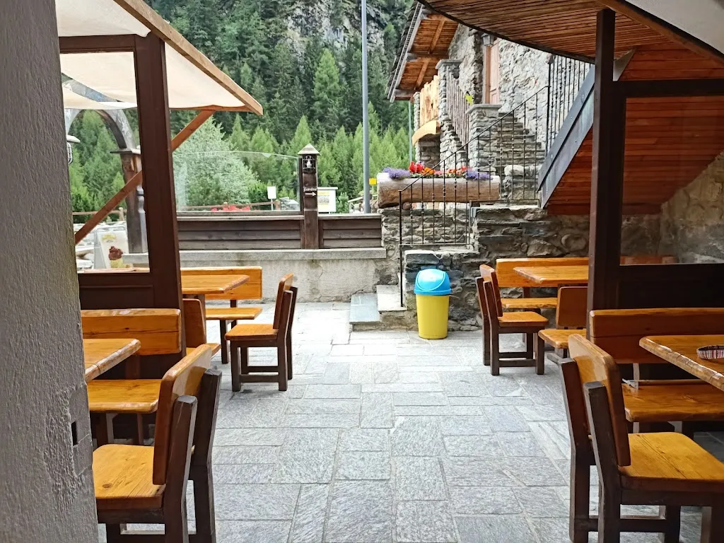 Ristorante Ai Portoni restaurant in Chiesa in Valmalenco
