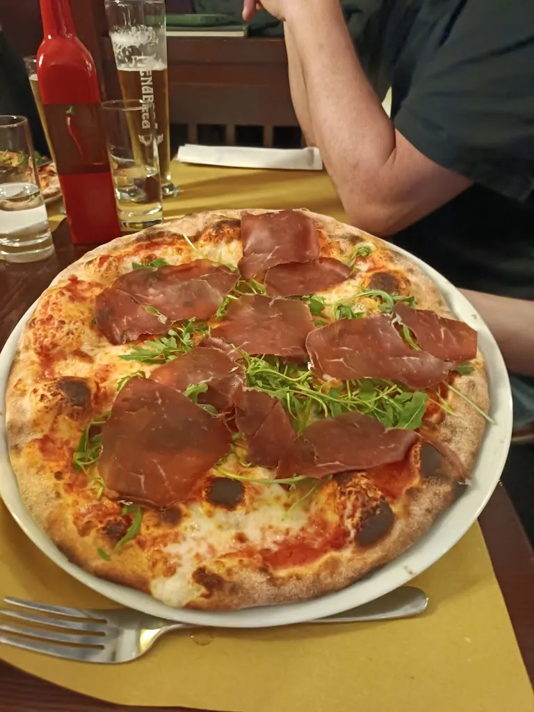 Pizzeria Dunvegan_Chiesa in Valmalenco_slider_image_3