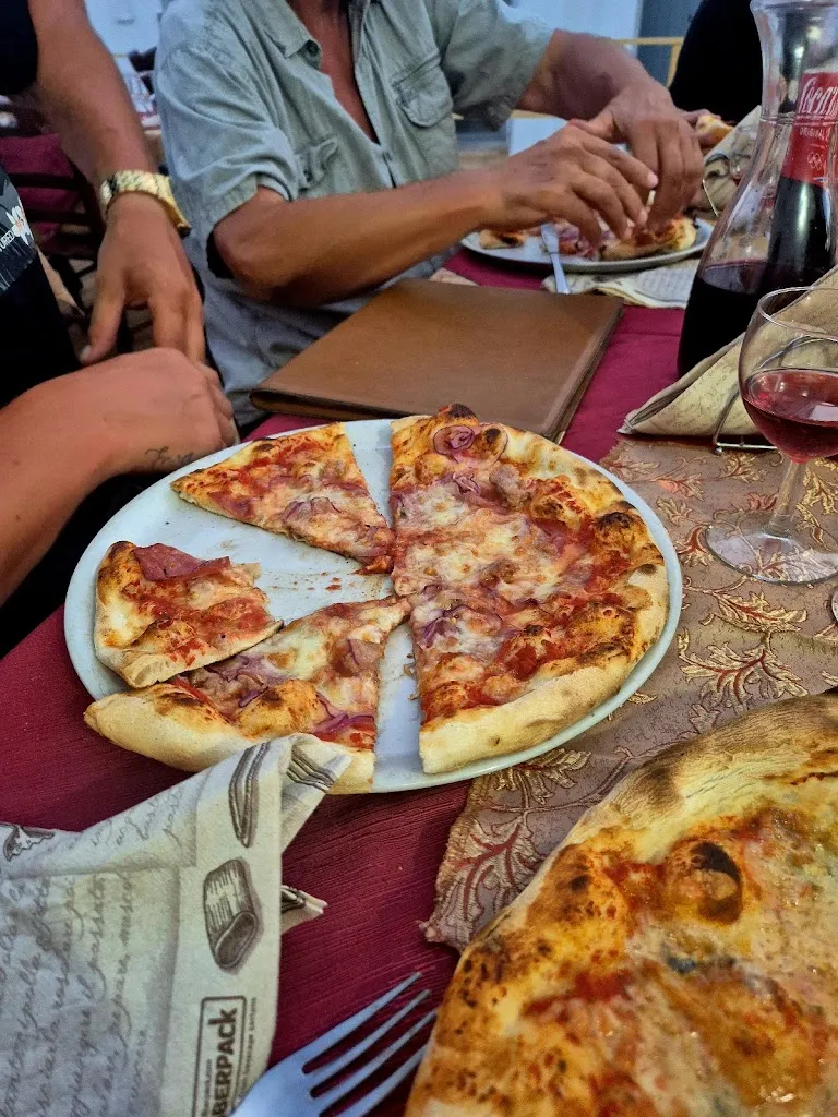 Yasmine R_Trattoria pizzeria nonno gigi(ex paradise)_Alliste_review