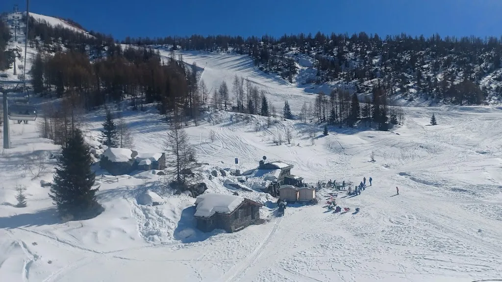 JC Galan_Agriturismo Malga Ründai_Chiesa in Valmalenco_review