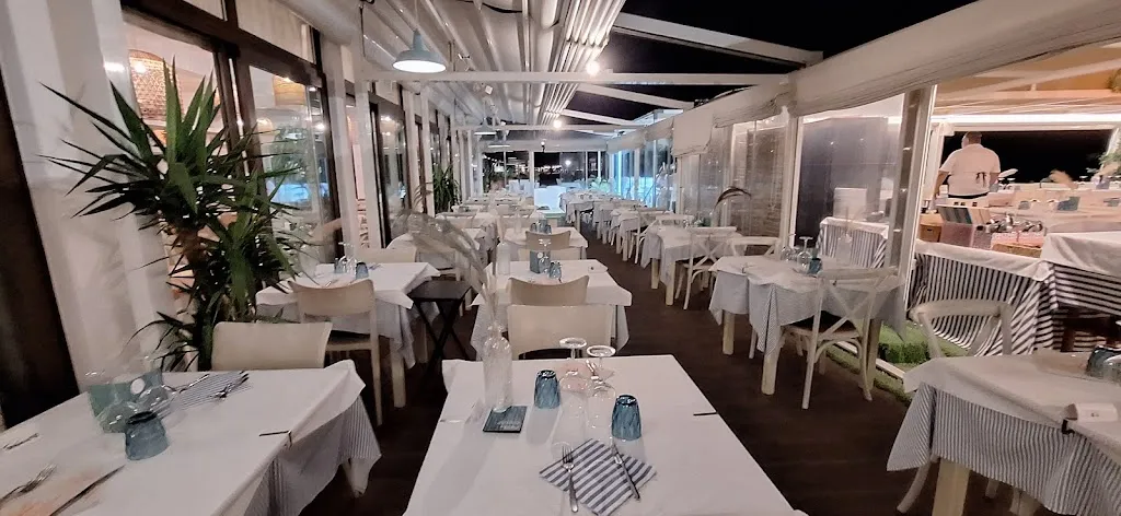 Acqua Salata Beach & Restaurant_Chiaravalle_slider_image_3