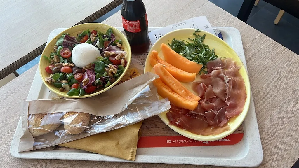 Roman L._Autogrill Esino Ovest_Chiaravalle_recensione